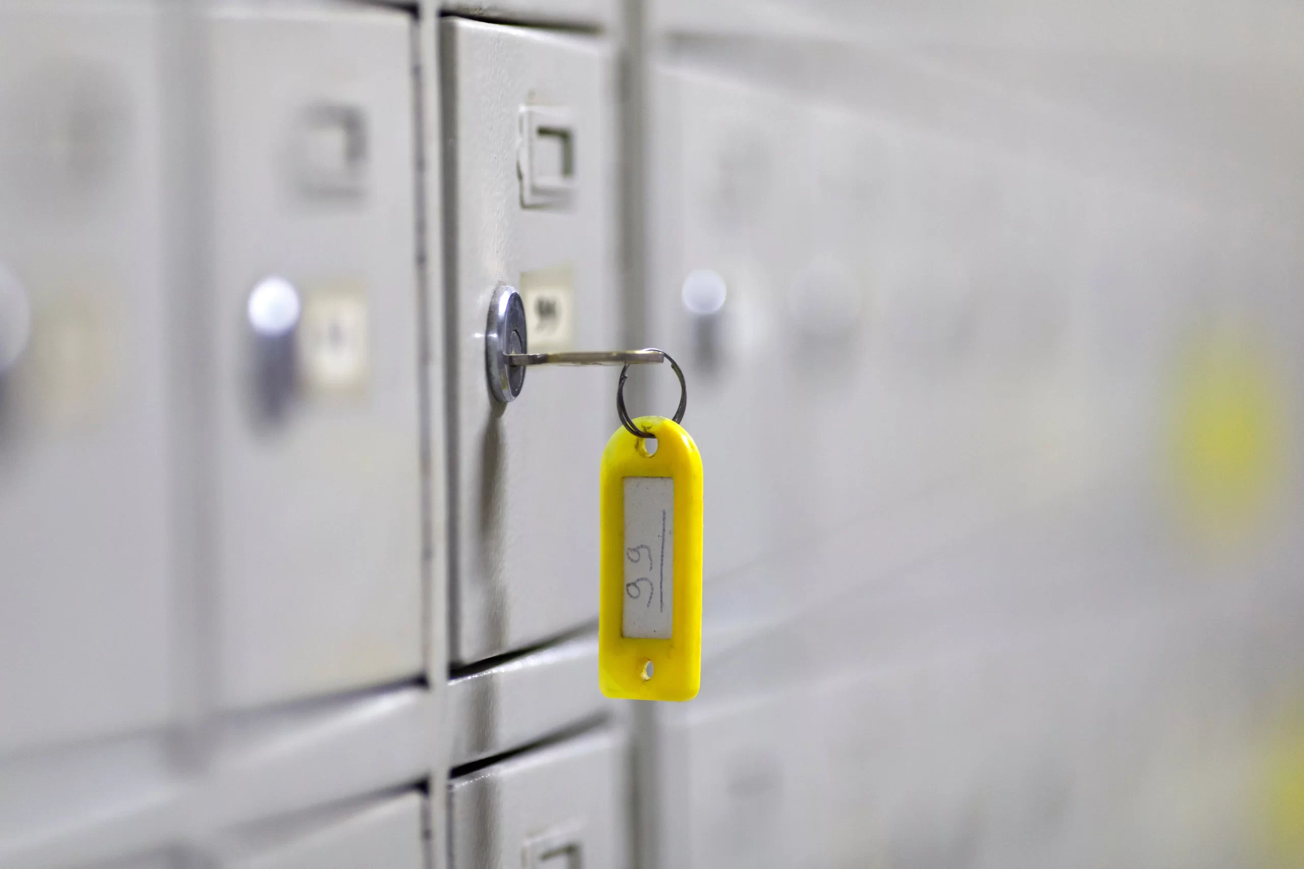 10 Advantages of Self-Service Lockers for Office Staff 15 svg+xml;charset=utf