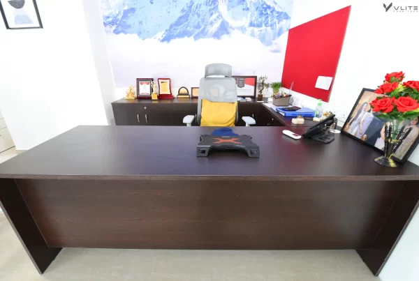 office boss table