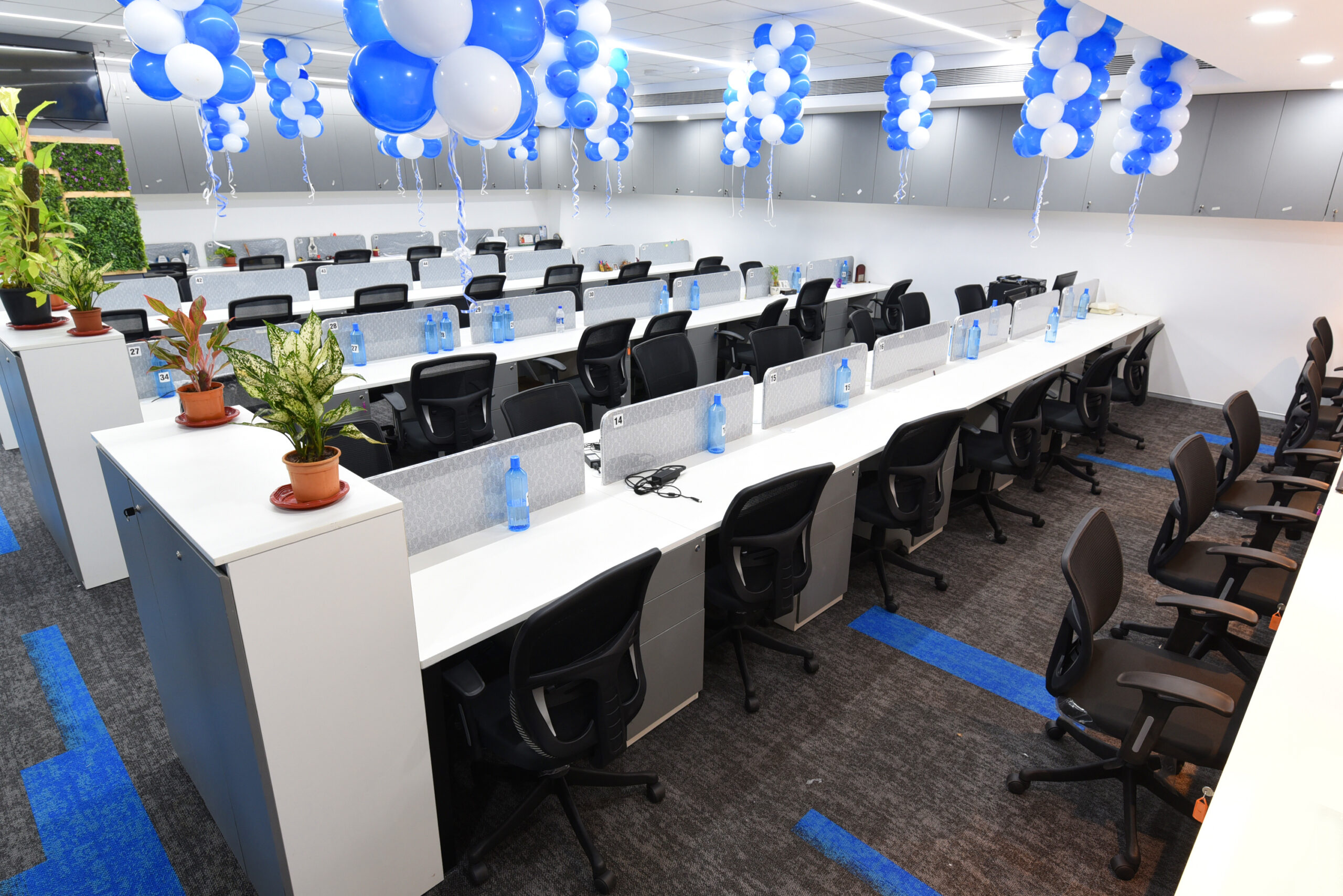 time square office workstation desking by vlite furnitech