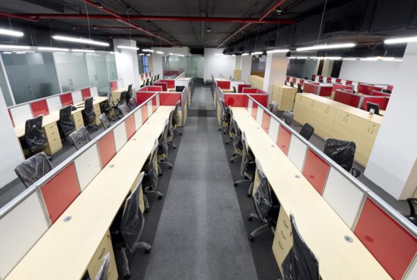 amico office workstation desking system by vlite furnitech