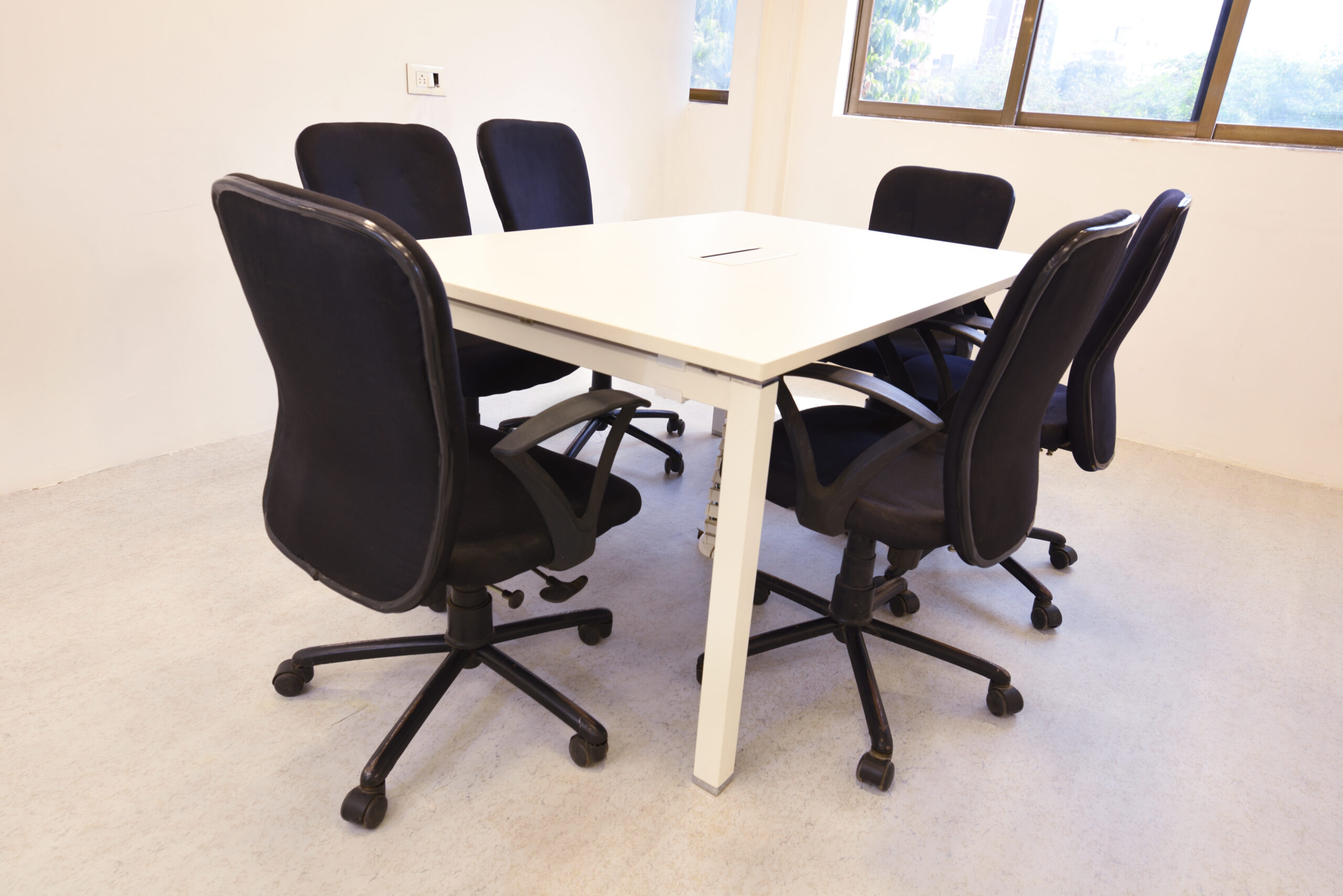Minimalist Furniture Ideas for Small Offices Style Meets Function