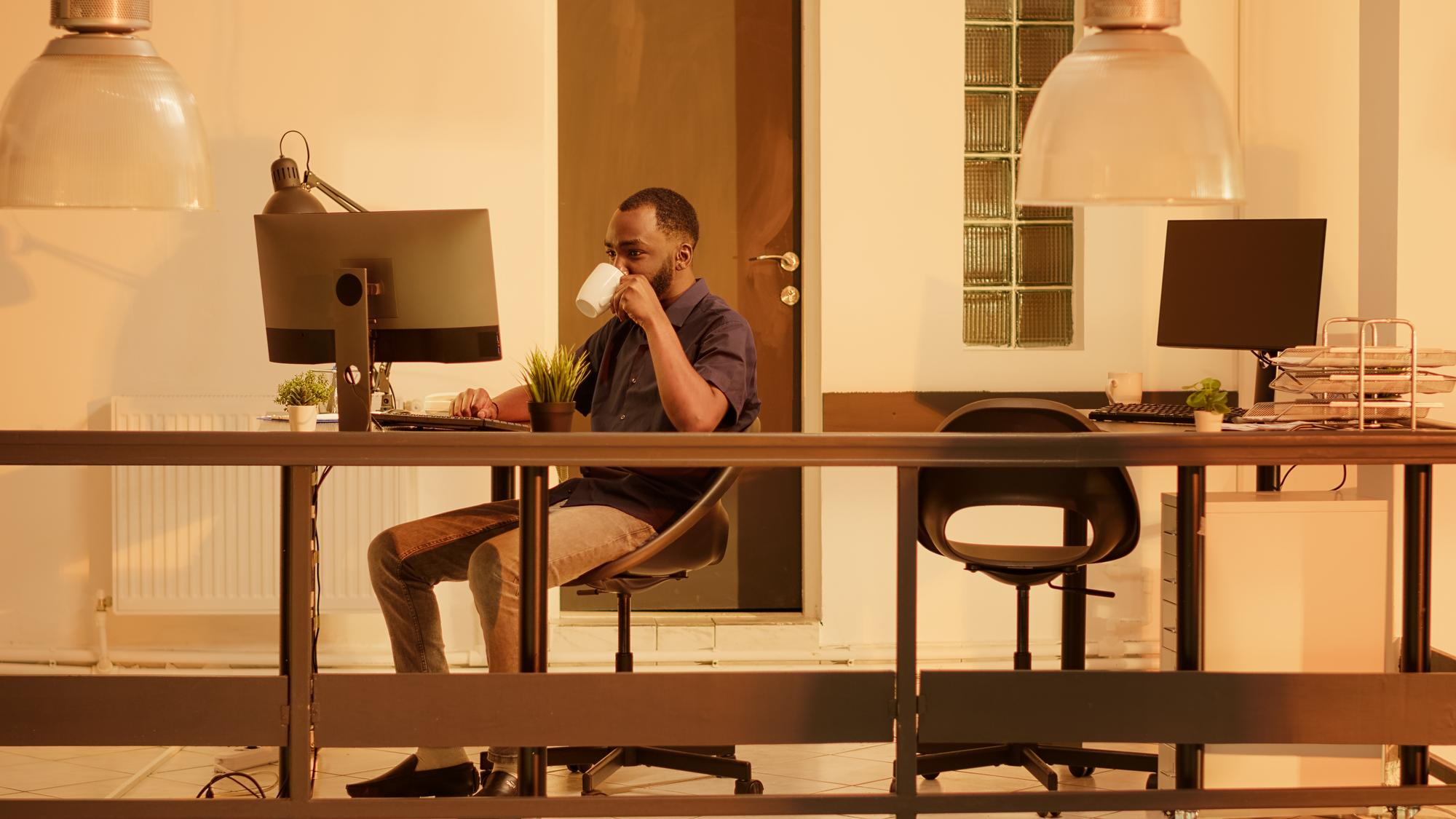 Ergonomic office furniture benefits for comfort and productivity – Vlite Furnitech
